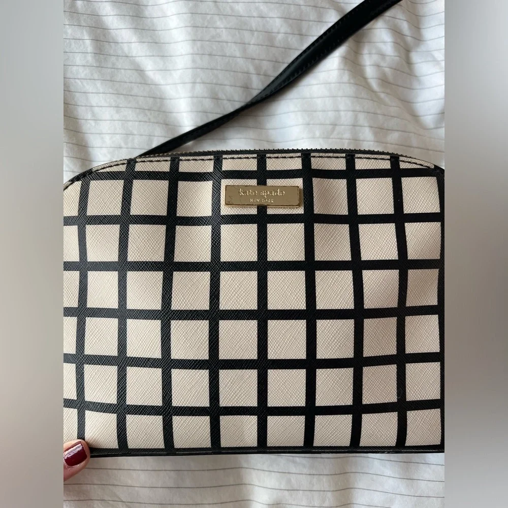 Kate Spade Crossbody - Picture 2 of 6